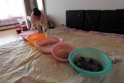 溧阳楼上漏水，住户失联，小区没物管，业主维权难！律师来支招……